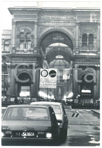 Fotografia d epoca originale 1978 MILANO Blocco del traffico in Piazza Duomo  Foto 20x30 cm 1