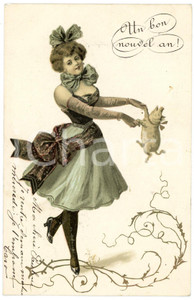 1904 - Un bon nouvel an! - Woman dancing with a pig - French vintage postcard  Cartolina postale d'epoca, viaggiata.CONDIZIONI: F (lievi piegature angolari)FORMATO: FP    originale e autentica 1