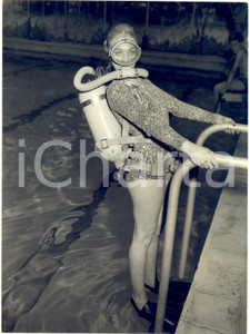 1960 CLIFTONVILLE Jane BALDASARE  ready for under-water channel swim attempt