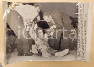 Fotografia d epoca originale 1962 LAS VEGAS BOXE Jorge FERNANDEZ messo ko da Emile GRIFFITH Foto cm 36 x 25 1