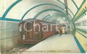 Cartolina originale da collezione 1930 ca LONDON Great Northern, Piccadilly & Brompton Railway PICCADILLY CIRCUS 1