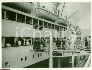 Fotografia d'epoca originale 1937 NAPOLI Sbarco dopolavoristi in crociera per RODI 1