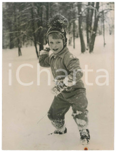 Fotografia d epoca originale 1952 SWEDEN Young Crownprince Carl Gustav playing snowballs at HAGA  Photo 1