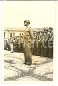 Fotografia d epoca originale 1947 MODENA Caserma Ottavo Campale  Ufficiale al giuramento avieri  Foto 9x14 1