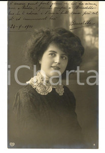 Cartolina originale da collezione 1910 COSTUME Giovane donna con colletto di pizzo ^Cartolina VINTAGE ing. BONELLI 1