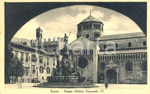 Cartolina originale da collezione 1930 ca TRENTO Piazza VITTORIO EMANUELE III e Fontana del NETTUNO *Cartolina FP 1