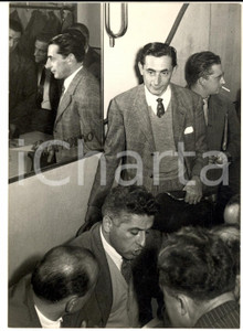 1954 MILANO Riunione ciclisti professionisti - Cino CINELLI e Fausto COPPI *Foto
