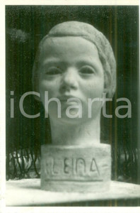 Fotografia d epoca originale 1935 AREZZO Salvatore BRUNO Ritratto di bambina Fotografia coeva del busto 1