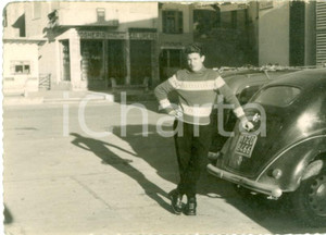 Fotografia d epoca originale 1953 PONTE DI LEGNO BS Ragazzo in piazza drogheria Fotografia 1