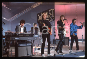 35mm vintage slide* 1983 RIVA DEL GARDA - MOODY BLUES durante l'esibizione (2)