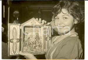 Fotografia d epoca originale 1960 PARIS Maison de la Chimie  Vente des Nations  CrÃ¨che NoÃ«l du PEROU Photo 1