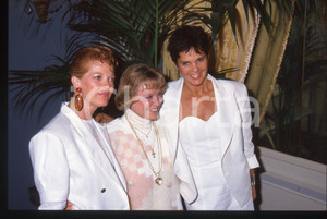 35mm vintage slide* 1988 CERNOBBIO Ali MacGRAW Samantha EGGAR June ALLYSON (2)