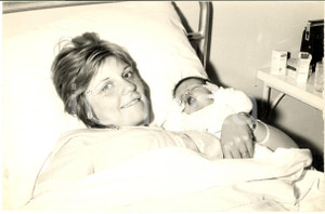 1975 ca COSTUME Moglie e figlio neonato del cantante DONATELLO (2) - Foto