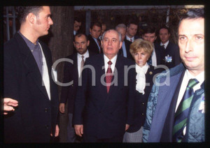 Fotografia d epoca originale 35mm vintage slide 1994 RIMINI â€œCentro Pio ManzÃ¹â€ Michail GORBACHEV Raissa 2 1