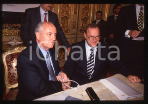 Fotografia d epoca originale 35mm vintage slide 1993 MILANO ISPI Michail GORBACHEV Marco FORMENTINI 1 1