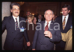 Fotografia d epoca originale 35mm vintage slide 1994 RIMINI Grand Hotel  Michail GORBACHEV e Raissa 3 1
