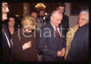 Fotografia d epoca originale 35mm vintage slide 1994 RIMINI Grand Hotel  Michail GORBACHEV e Raissa 1 1