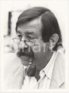 Fotografia d epoca originale 1984 VENEZIA Mostra del Cinema  Gunter GRASS fuma la pipa  Foto 18x24 cm 1