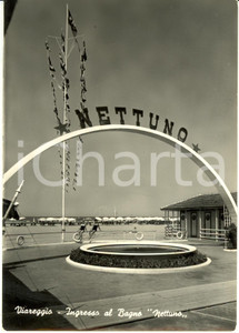 Cartolina originale da collezione 1950 ca VIAREGGIO (LU)  Ingresso del Bagno NETTUNO *Cartolina ANIMATA FG NV 1