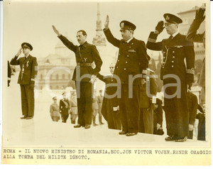 Fotografia d epoca originale 1940 ROMA Ministro ROMANIA Jan Victor VOJEN rende omaggio al Milite Ignoto Foto 1
