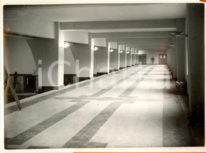 Fotografia d epoca originale 1934 MILANO Corsia camerini nuotatori Piscina Comunale Viale REGINA ELENA Foto 1