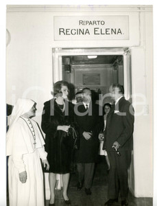 1964 LONDON Ospedale Italiano - Sylva KOSCINA nel reparto Regina Elena *Foto