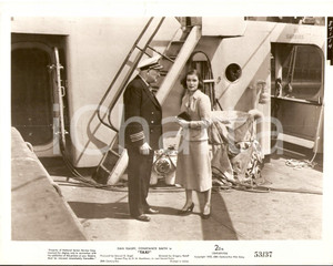 Fotografia d epoca originale 1953 TAXI Constance SMITH talks on a ship with a Navy Captain Foto DANNEGGIATA 1