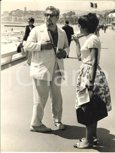 1966 CANNES Festival del Cinema - Peter USTINOV sulla Croisette - Foto 18x24