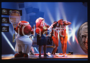 35mm vintage slide* 1992 STRISCIA LA NOTIZIA - Gianni FANTONI GABIBBO e VELINE