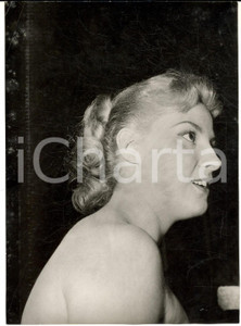 1955 SANREMO Rally del Cinema - Cristina FANTON al CasinÃ² *Foto 13x18 cm Fotografia d'epoca.  CONDIZIONI: FAIR (danni da umidit&agrave; e lievi rigature al lato sinistro) FORMATO: 13x18 cm    originale e autentica 1