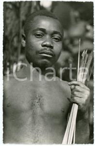 1945 ca CONGO BELGE Pygmée à la chasse - Carte postale FP NV  Cartolina postale d'epoca, non viaggiata.EDITORE: Photo-Home, LeopoldvilleCONDIZIONI: FAIRFORMATO: FP    originale e autentica 1
