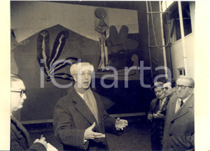 1958 PARIS Palais UNESCO Georges SALLES présente le fresque de Picasso - Photo