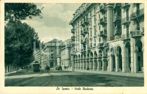 Cartolina originale da collezione 1945 ca LA SPEZIA Veduta di viale UMBERTO con tram e carrozze *Cartolina FP VG 1