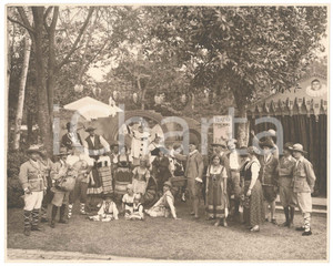 Fotografia d epoca originale 1920 ca BANGKOK  TEATRO ITALIANO  Compagnia in costume Foto RARA 28x23 2 1