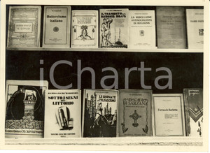 Fotografia d epoca originale 1932 ROMA Palazzo Esposizioni Mostra della Rivoluzione FASCISTA Stand dei libri 1