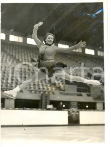 Fotografia d epoca originale 1938 WEMBLEY UK EMPIRE POOL Daphne WALKER esegue un salto in spaccata Foto 1