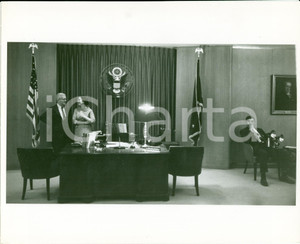 Fotografia d epoca originale 1956 WASHINGTON USA Giornalista Jack BEAL attende Konrad ADENAUER Fotografia 1