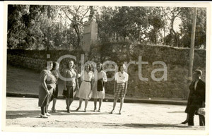 Fotografia d epoca originale 1941 SANT ANASTASIA NA Gruppo di donne in giardino Foto cartolina VINTAGE 1