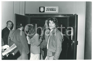 Fotografia d epoca originale 1974 PARIS Film Le hasard et la violence   DRUPI alla prima  Foto 30x20 cm 1