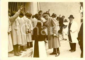 Fotografia d epoca originale 1938 ROMA Maresciallo Rodolfo GRAZIANI visita istituto ORFANI di GUERRA Foto 1