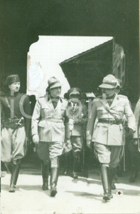 Fotografia d epoca originale 1935 BRESCIA Attilio TERUZZI visita Camicie Nere per AFRICA ORIENTALE Foto 1