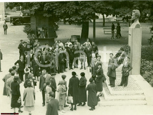 Fotografia d'epoca originale 1936 RIVA DEL GARDA Omaggio PIRELLI a Cesare BATTISTI 1