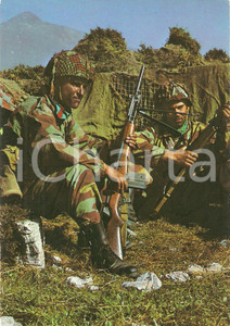 Cartolina originale da collezione 1975 ca ESERCITO ITALIANO Soldati in mimetica Cartolina FG NV 1