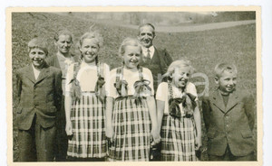 Fotografia d epoca originale 1940 ca AREA LOMBARDA ? Ritratto di tre sorelle  Fotografia anonima 1