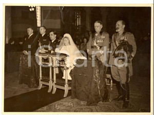 Fotografia d epoca originale 1941 TORINO Matrimonio con testimone bersagliere Foto GHERLONE 23x17 1