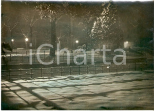 Fotografia d epoca originale 1950 ca SARONNO VA Il parco di via IÂ° Maggio sotto la neve Foto 17x13 cm 1