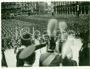 Fotografia d epoca originale 1936 MILANO Leva fascista in Piazza DUOMO Ristorante CARMINATI Fotografia 1