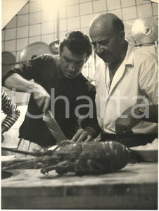 Fotografia d epoca originale 1958 SAN FRUTTUOSO GE UGO TOGNAZZI in cucina  Foto vintage RARA 1 1