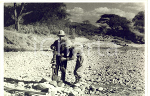 Fotografia d epoca originale 1935 AOI ERITREA Militari italiani riempiono le borracce presso un torrente Foto 1