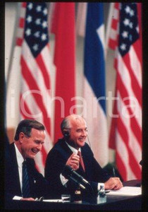 35mm vintage slide* 1990 ca HELSINKI Mikhail GORBACHEV and George BUSH (17)